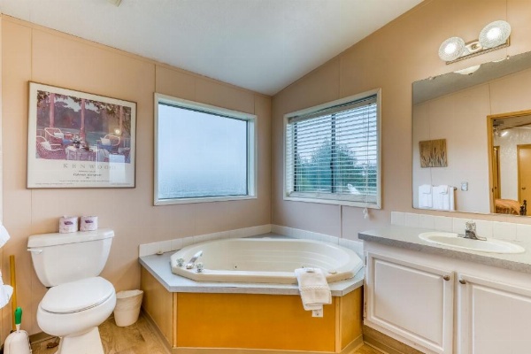 Pacific View Escape image 12