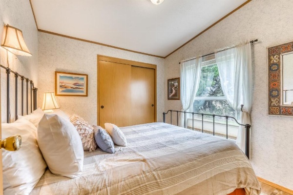 Pacific View Escape image 20